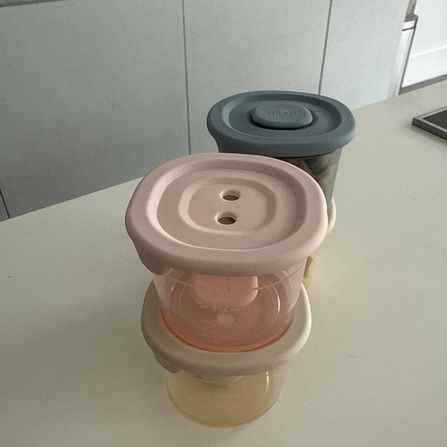 Ali+Oli Silicone Food Containers (4oz) 2-pack | Blush-Khaki