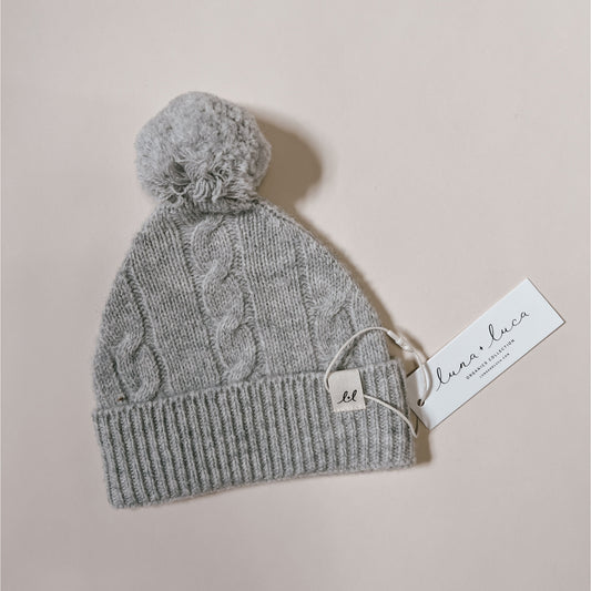 Cable Knit Pom Beanie | Heather Gray