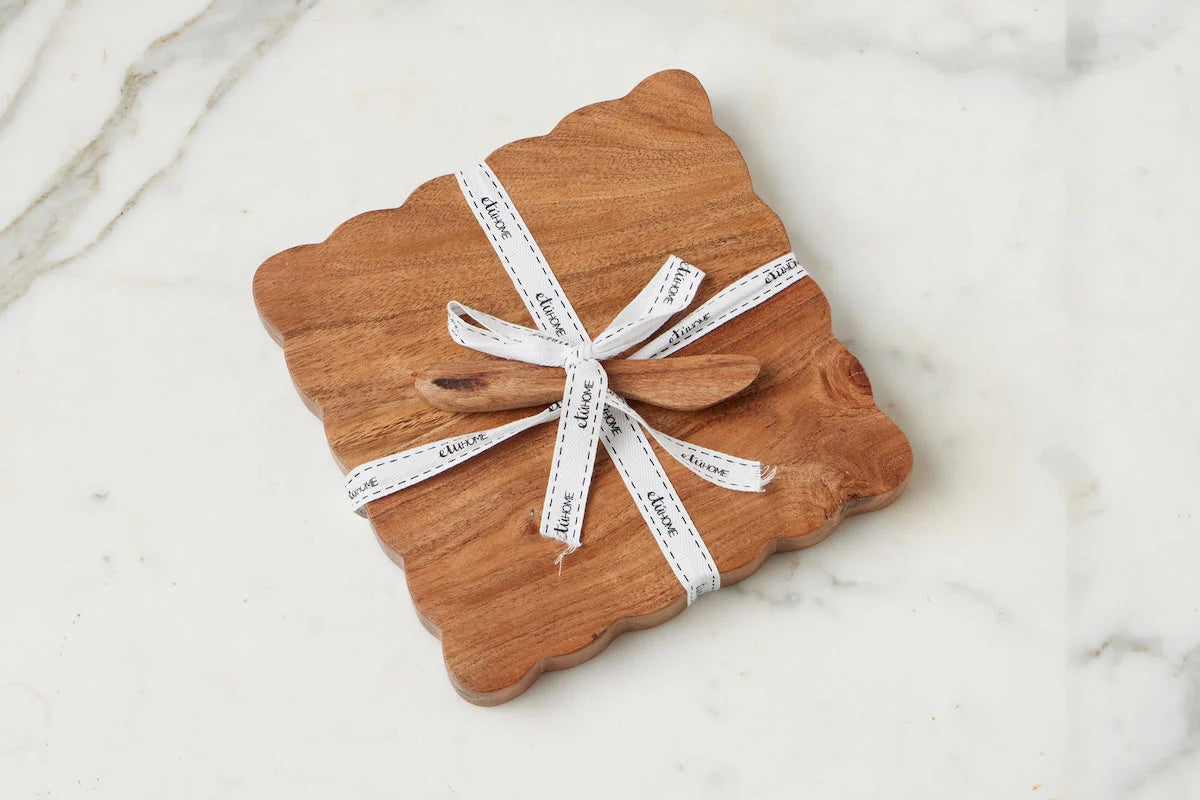 Square Scalloped Cheese Board with Spreader | Small | Natural