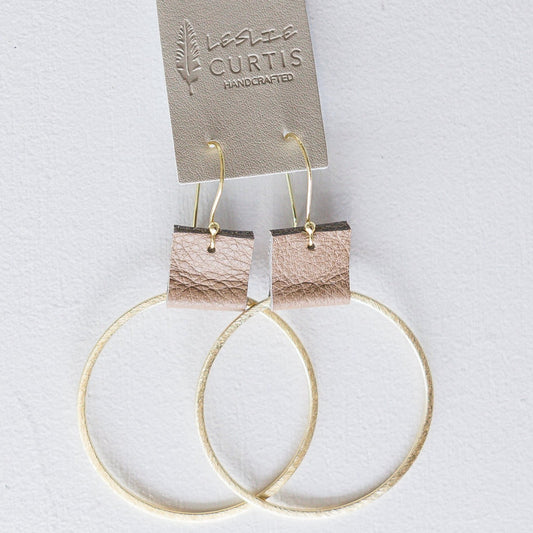 Laura Hoop Earrings | Taupe/Gold (2”)