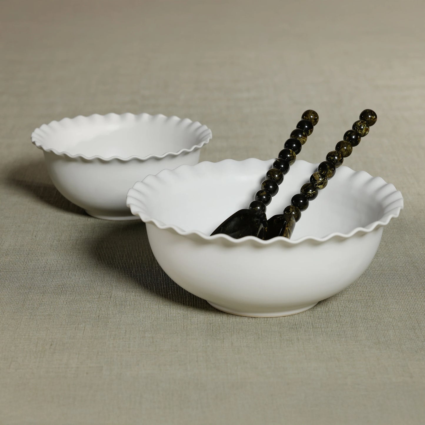 Montecito Ruffled Rim Bowl | White | Large