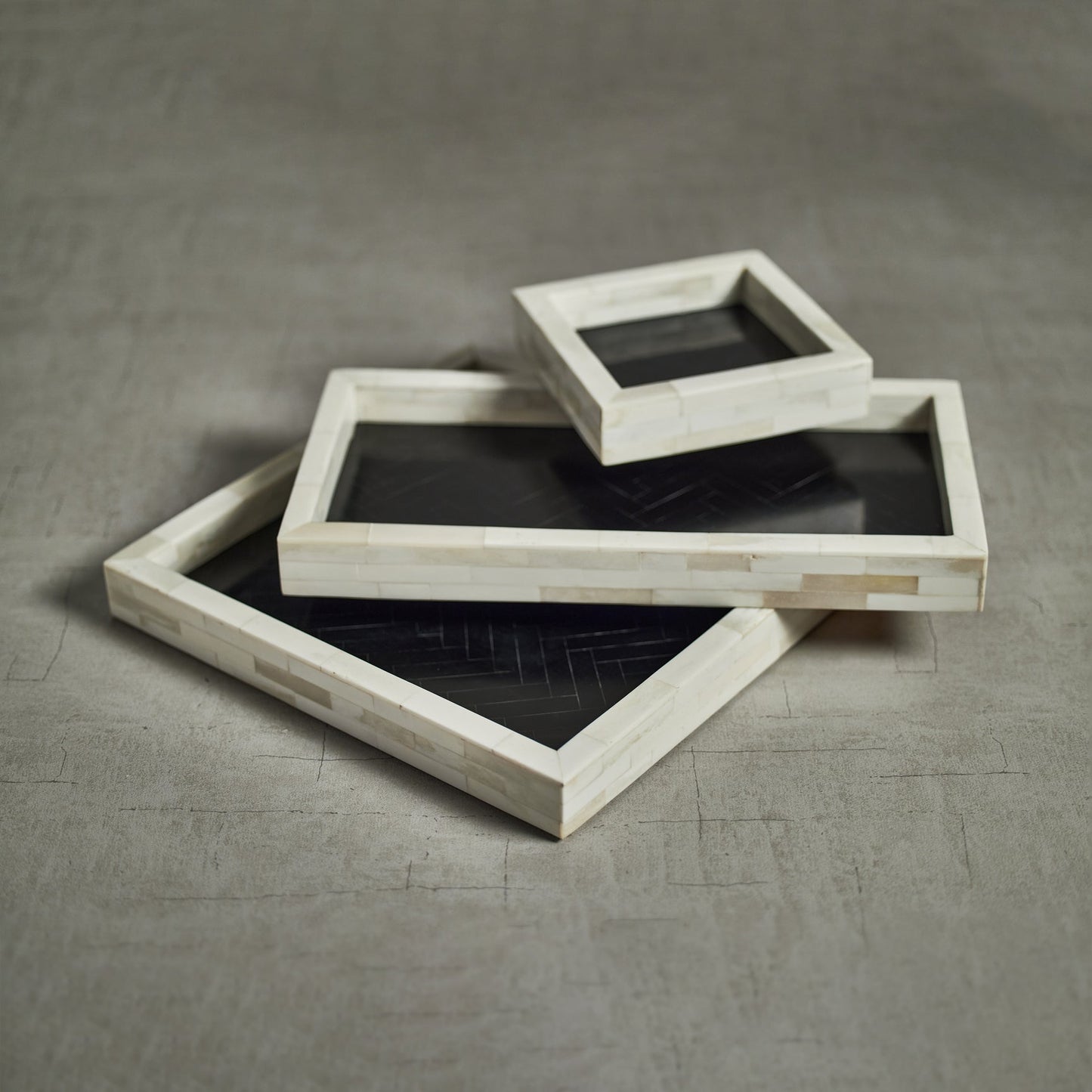 Maha White Bone with Black Inlay Tray - Square