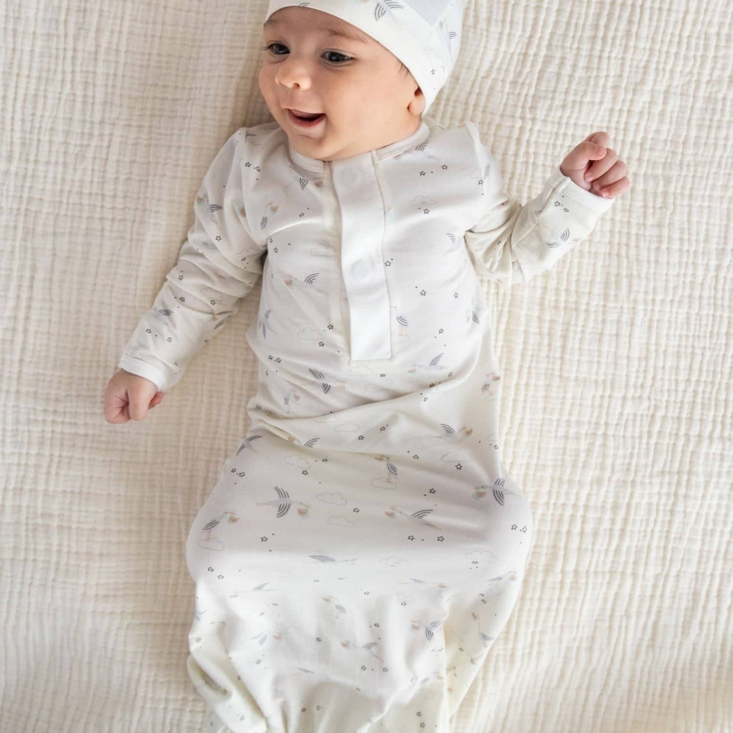 beary special delivery modal magnetic open bottom gown + hat set