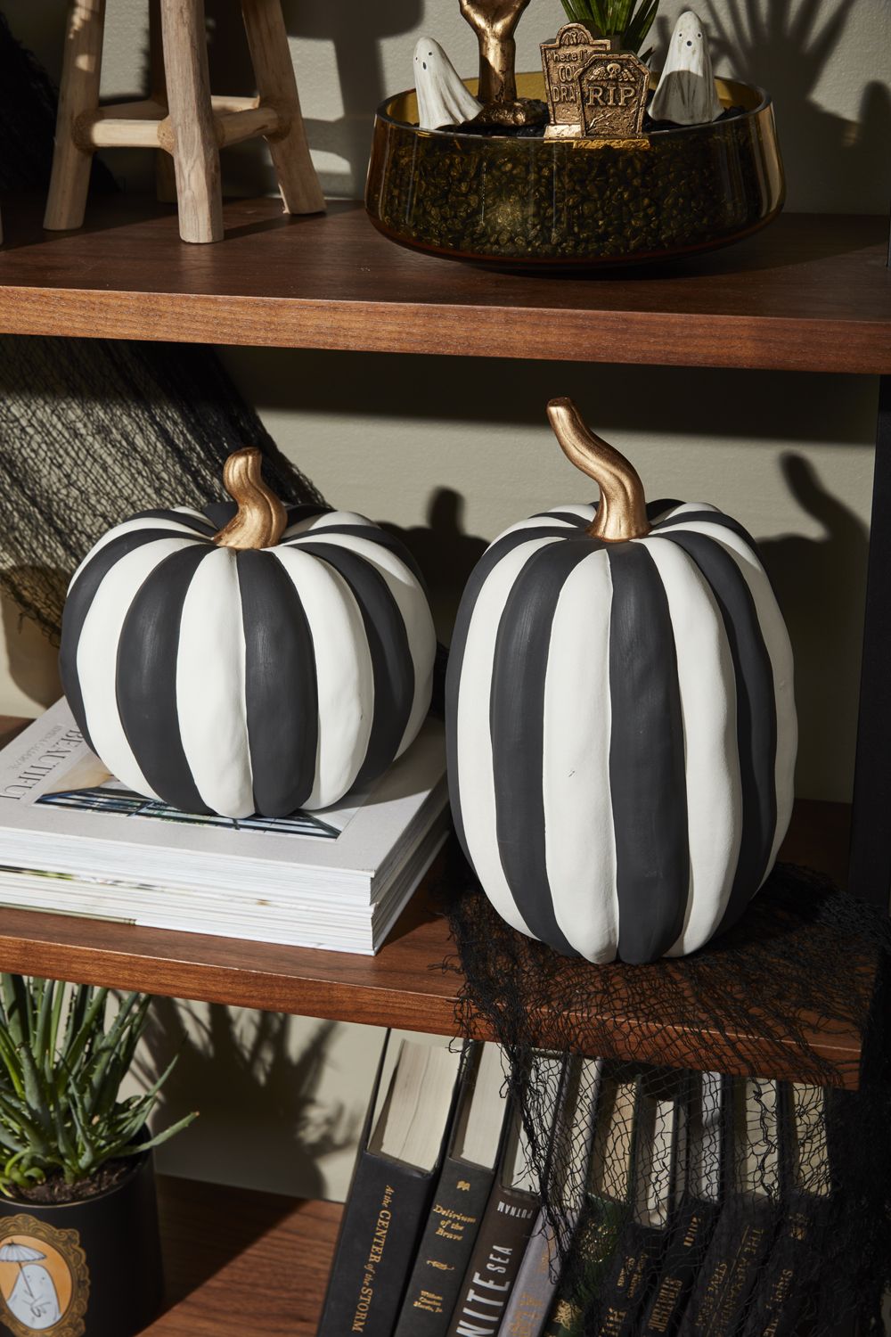 Otho Pumpkin 7.75" x 12.25"