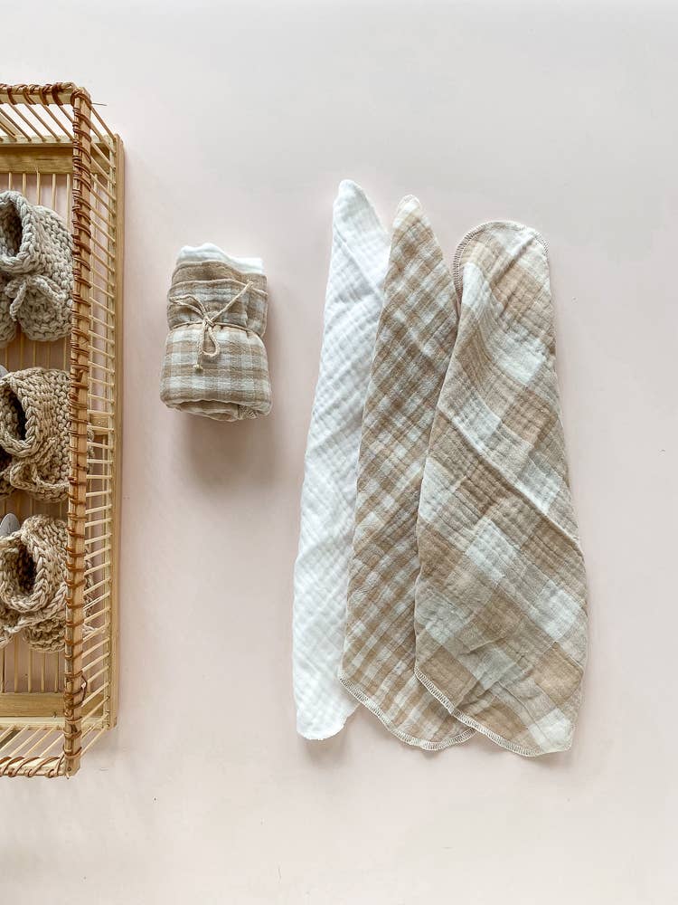 Checkers Cloth Set Burp Cloth Set of 3 | Checkers: Ivory – Madison Grace Home