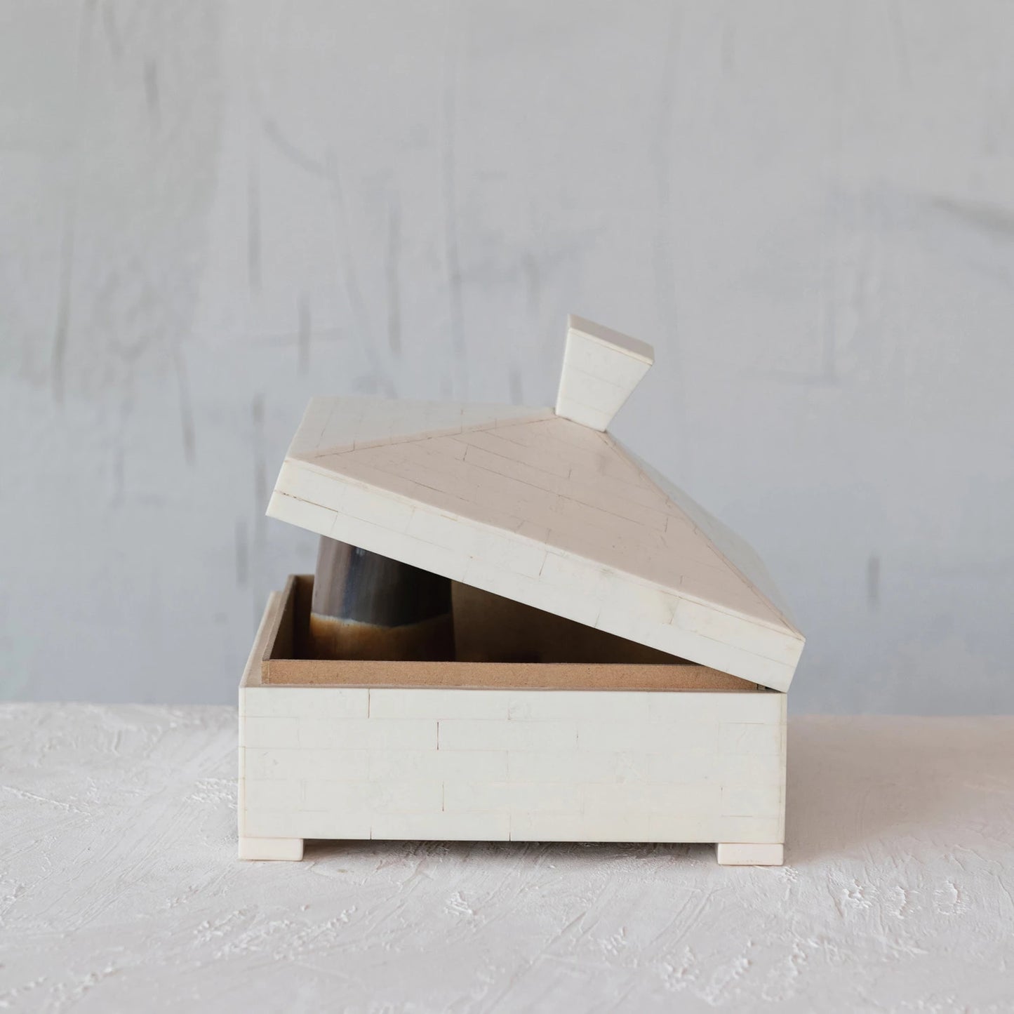 Resin Box w/ Pyramid Shaped Lid & Knob | Ivory